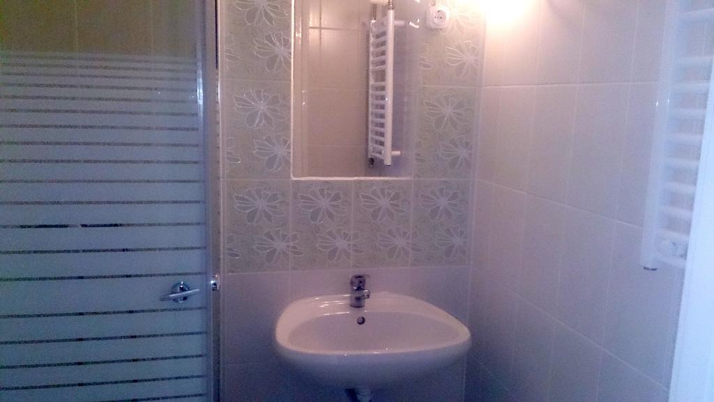 Pelikan Vendeghaz Hotell Szolnok Eksteriør bilde
