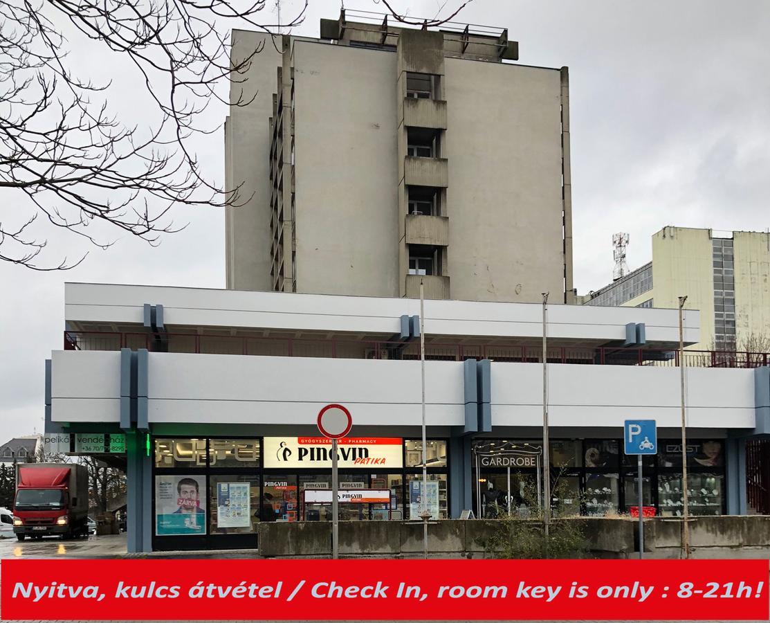 Pelikan Vendeghaz Hotell Szolnok Eksteriør bilde