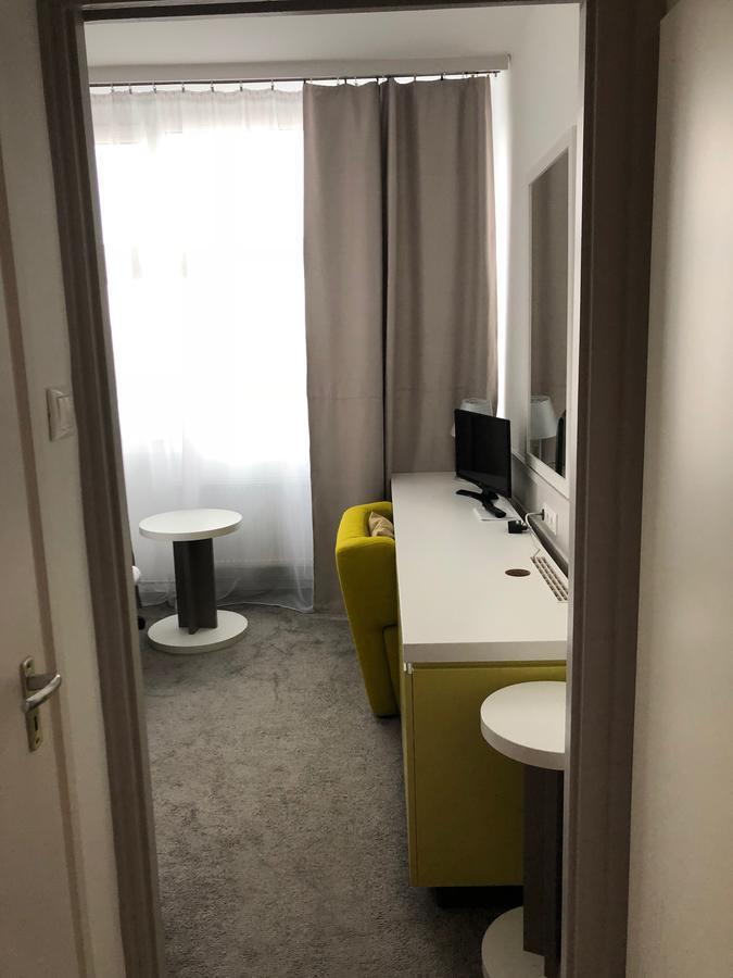 Pelikan Vendeghaz Hotell Szolnok Eksteriør bilde